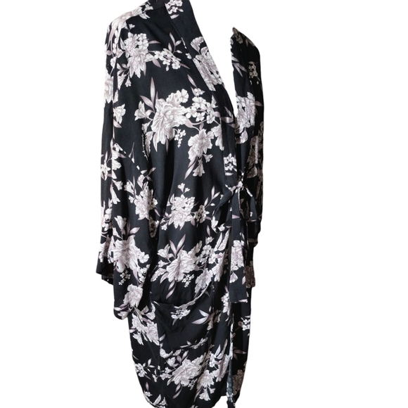 Spiritual Gangster Maya Kimono Coverup OS - Picture 2 of 9